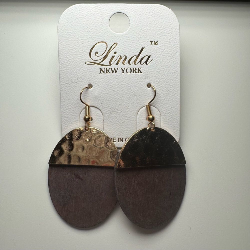3For$20 Linda New York Oval Brown/Gold Wood & Hammered Metal Drop Hook Earring